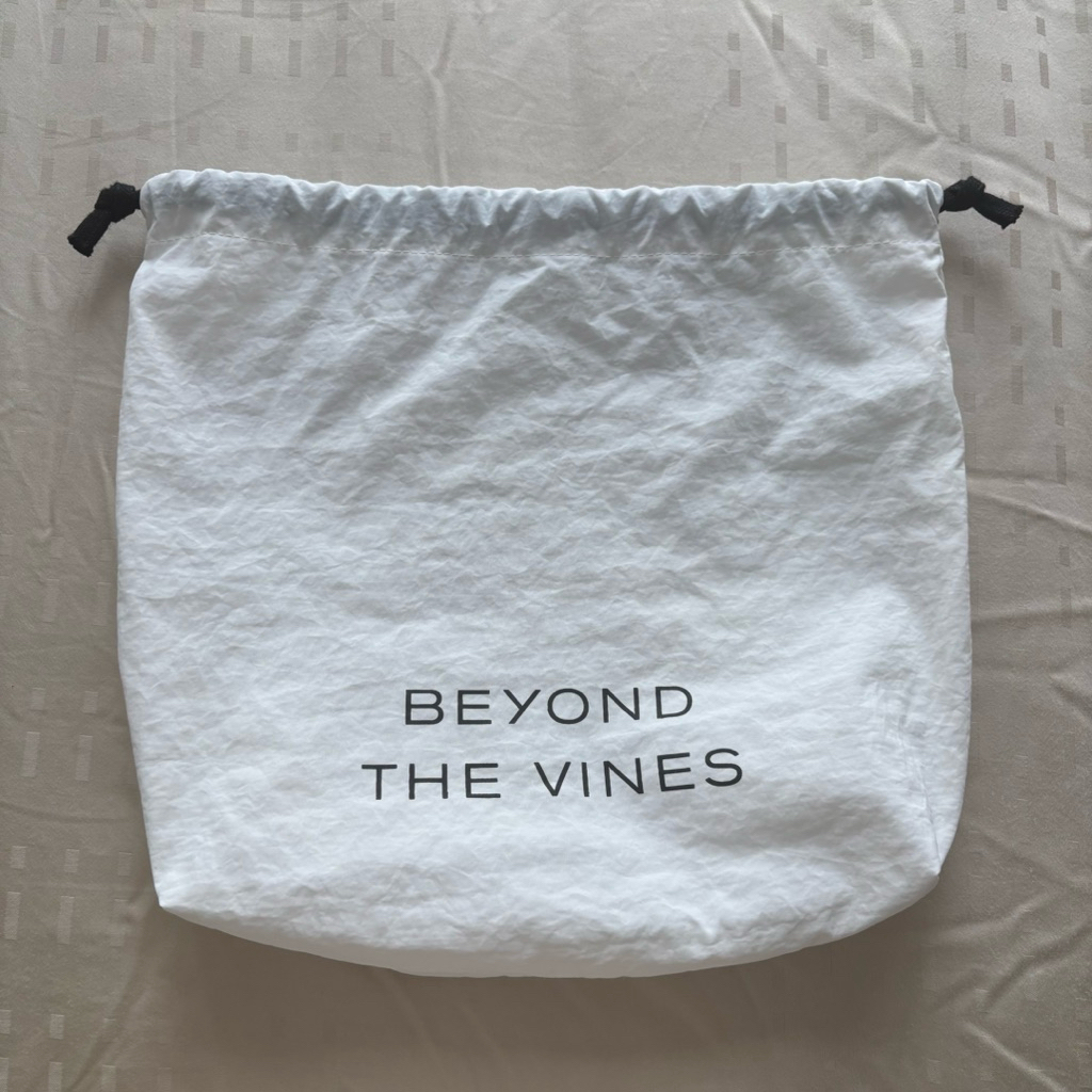 ถุงผ้าหูรูด beyond the vines 12.5” x 10” - White bag  Beyond The Vines