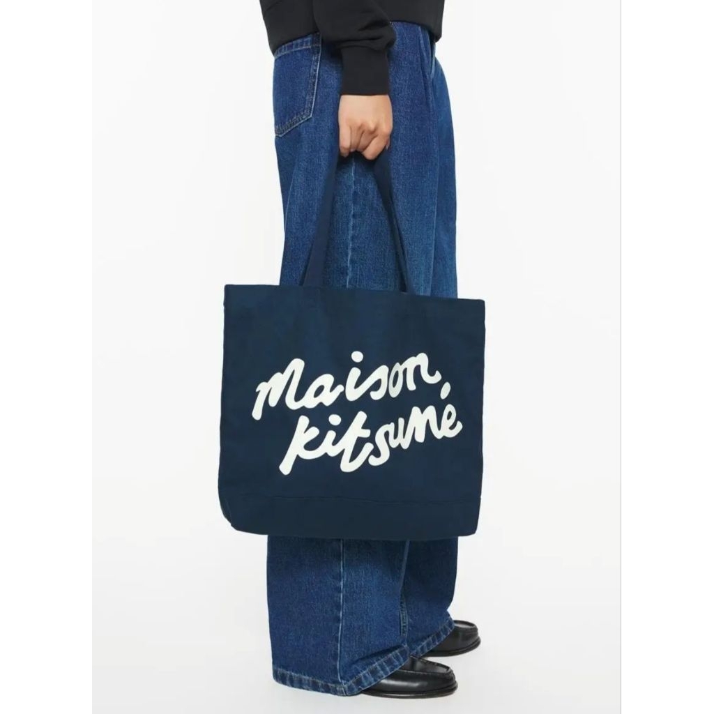 New Maison Kitsune handwriting tote กรมท่า 💙ของแท้💯 พร้อมส่ง **ทักรีเชครายวันก่อนกดค่า
