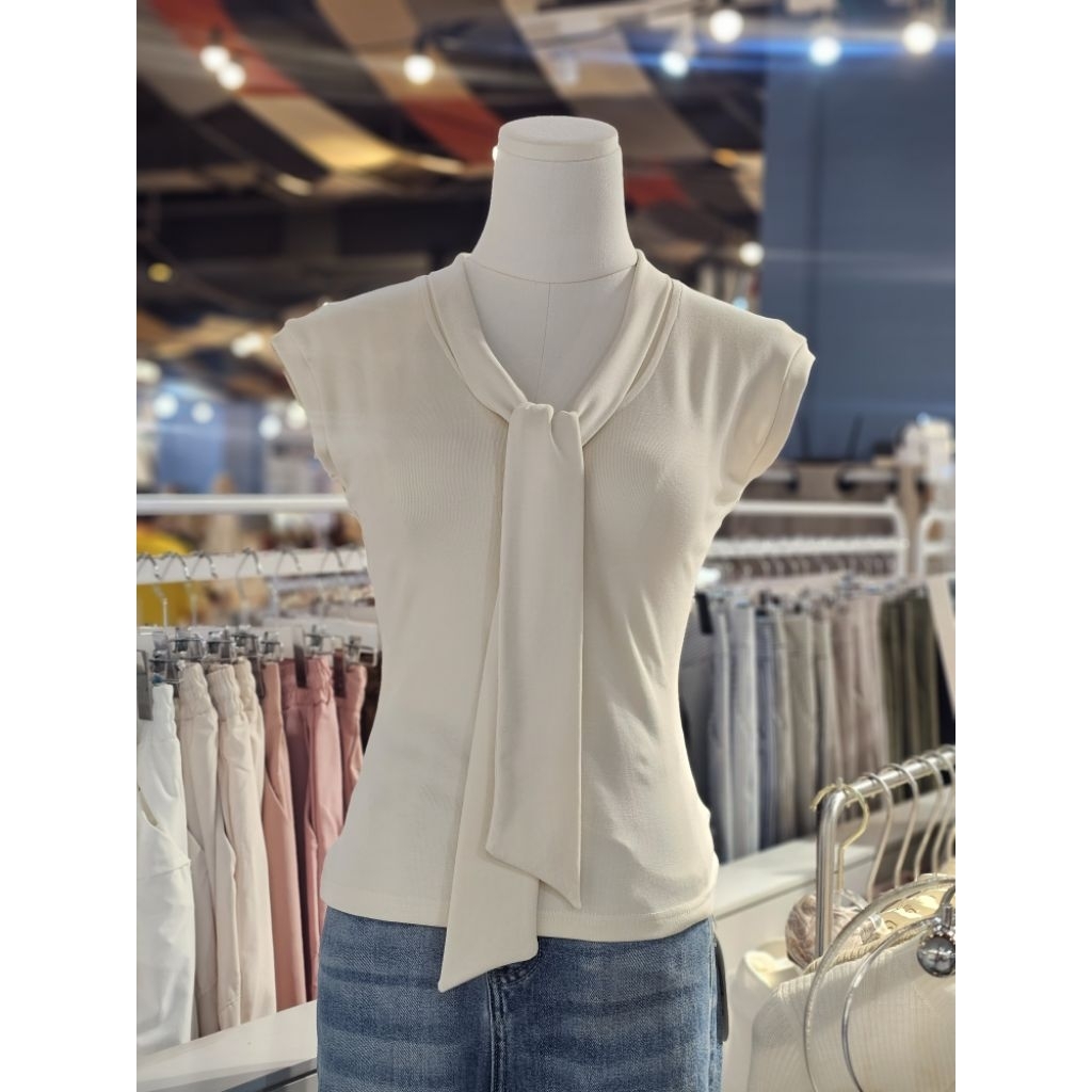 ATSIGN-Knit แขนล้ำคอวีผ้าผูกคอ @A76T8989-25