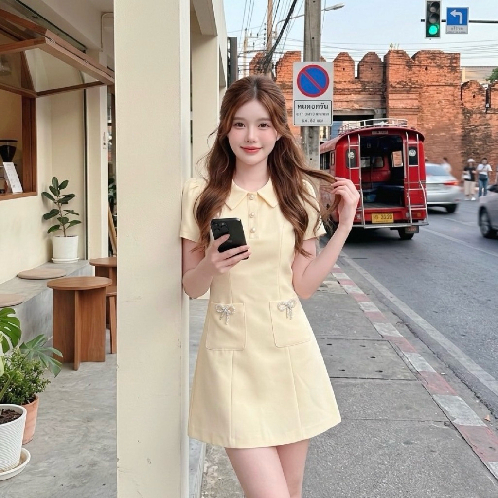 [LISA] A1311 ชุดเดรสกระโปรงคอปกแขนสั้นแต่งกระดุมดอกไม้เข็มกลัดโบว์ สวยหรูลุคคุณ ใส่ดินเนอร์ ออกเดท