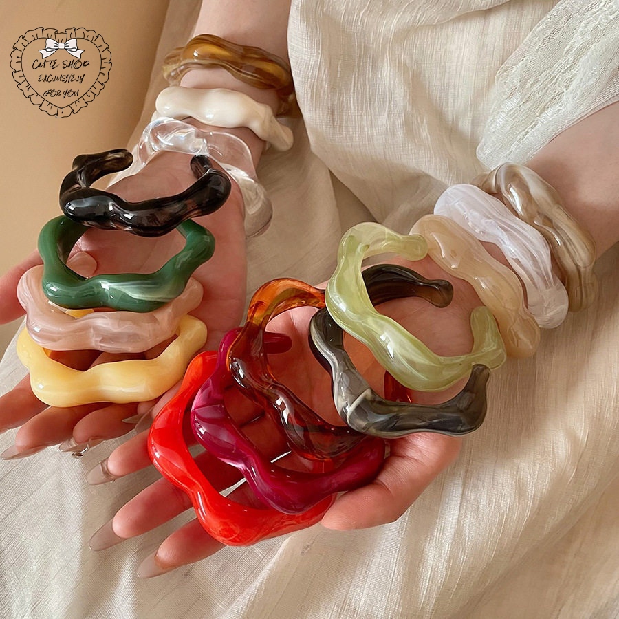 สร้อยข้อมือเรซิน  รูปทรงไม่สม่ำเสมอ  กำไลแบบเปิด   สีสันแห่งฤดูใบไม้ผลิ  ins  เครื่องประดับริมทะเล    ส่งไวจากไทย