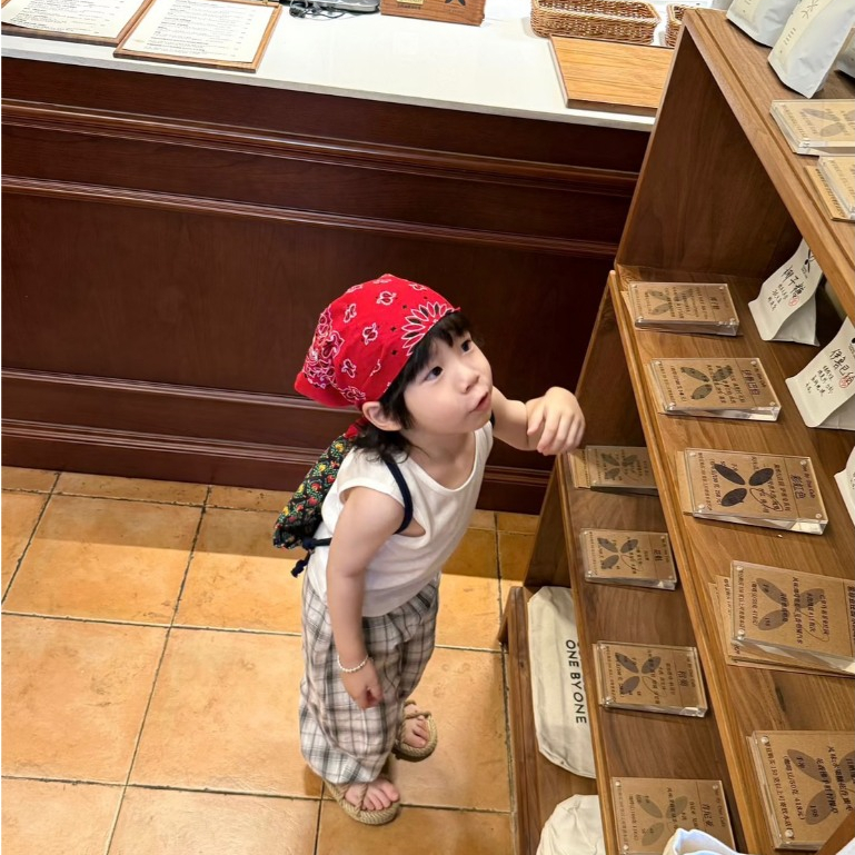 Little Cowboy Bandana ผ้าพันคอให้ฟีลวินเทจ คาวบอย แคมป์ปิ้ง เด็กเอาท์ดอร์ เหมาะกับลุคยีนส์หรือแนวธรรมชาติ