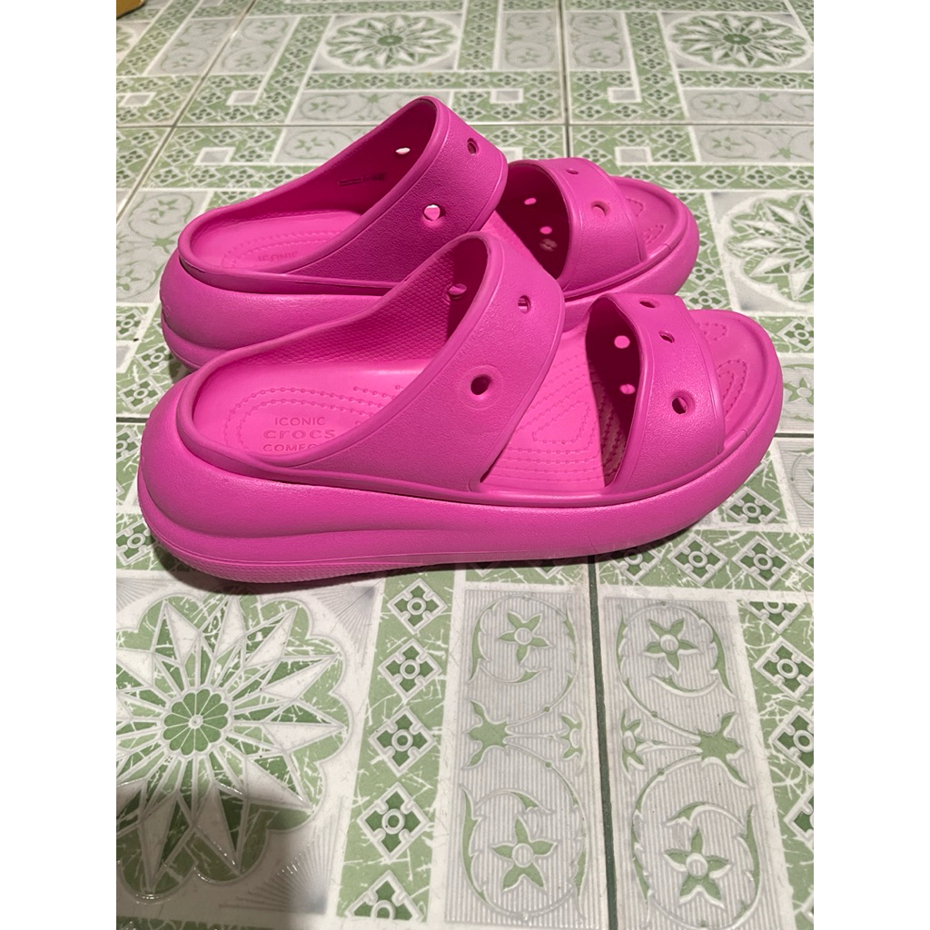 crocs comfort size W7=38 สภาพดีมาก ของแท้ 100%