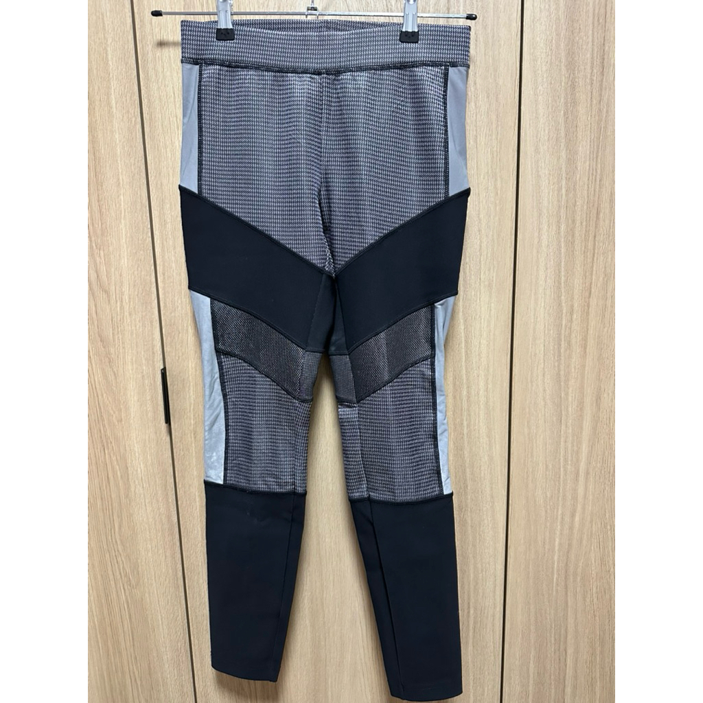 กางเกงออกกำลังกายยี่ห้อ Alexander Wang x H&M