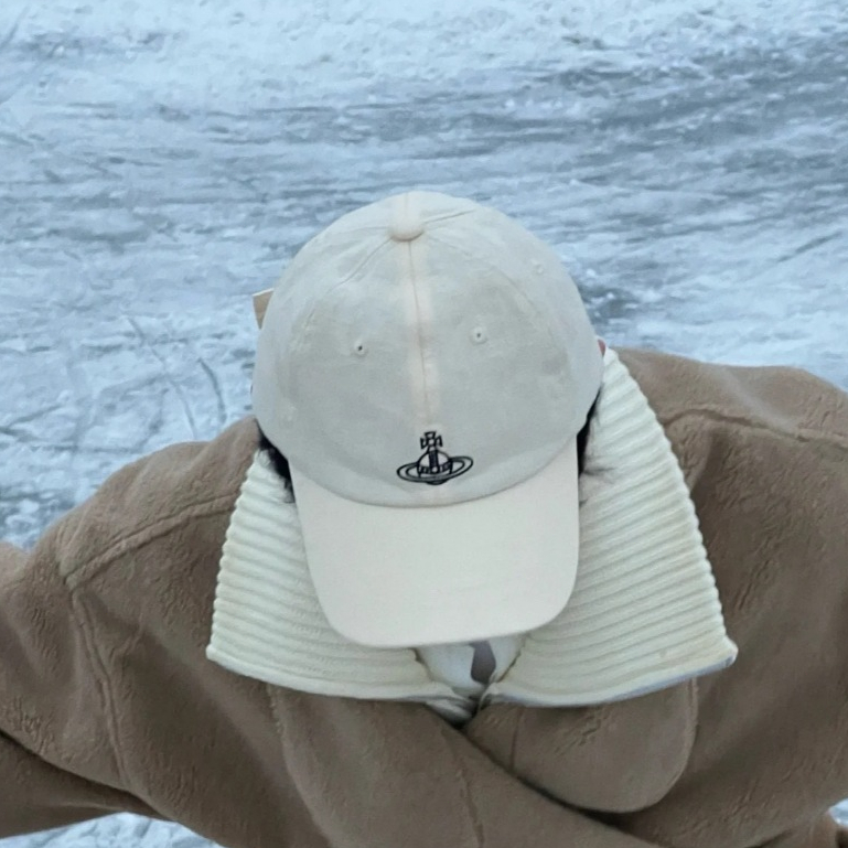 VIVIENNE WESTWOOD Baseball cap with a baseball cap visor