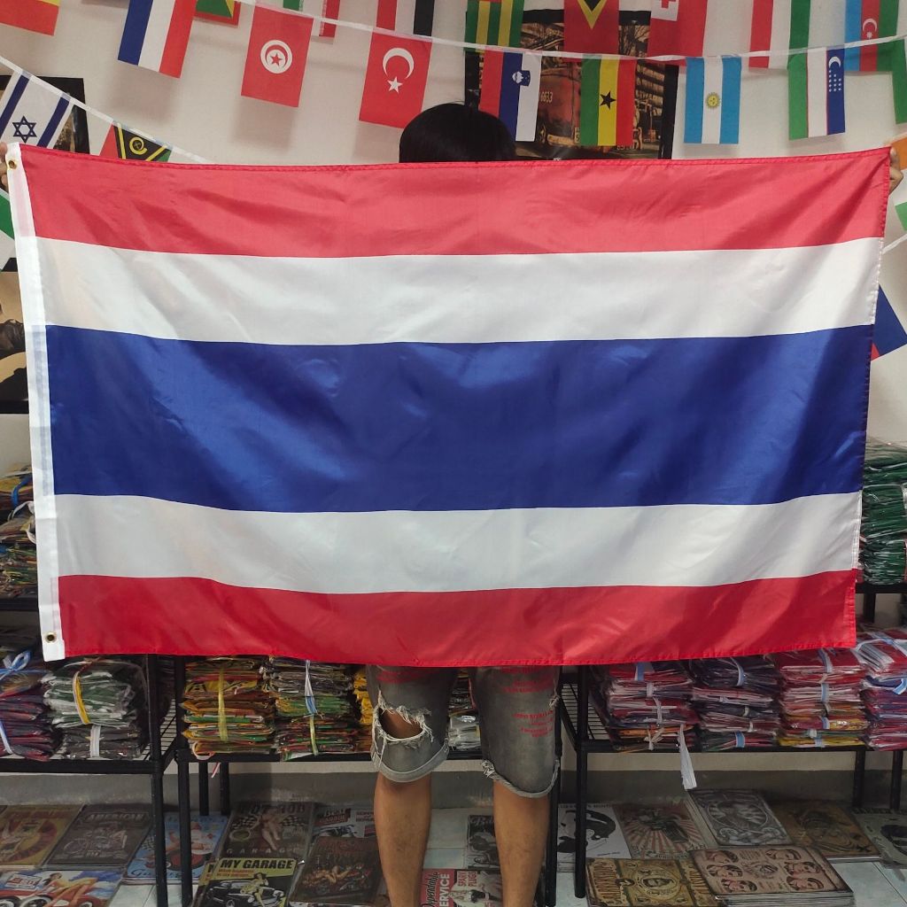 ธงชาติไทยขนาด 90 x 150 ซม.ใช้สำหรับประดับตก แต่งร้านตก แต่งสำนักงานสำนักงานกีฬางานของรัฐบาลงานขององค์กรเพิ่มบรรยากาศนี่เ
