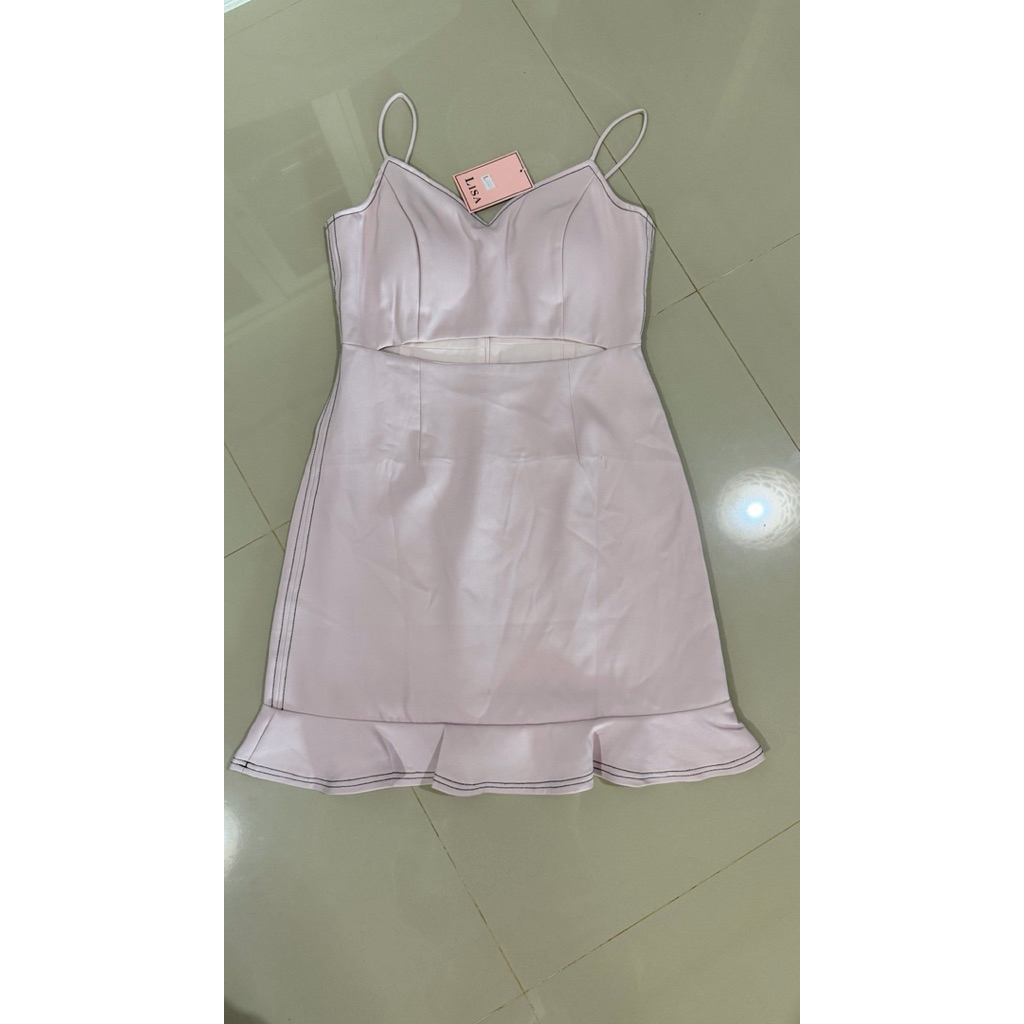 New!! เดรสสายเดี่ยว Brand Lisa (Size L) ทรงสวย หรูมาก เข้ารูปอย่างดี