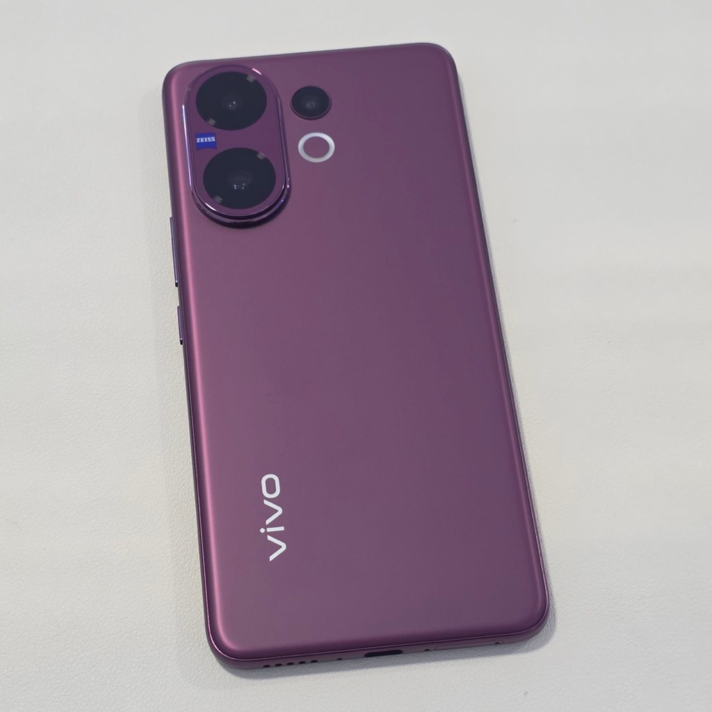 V60 ศูนย์ไทย [มือสอง] RAM 12 ROM 512 GB สภาพ 99% [ประกันศูนย์ 20/9/2569]