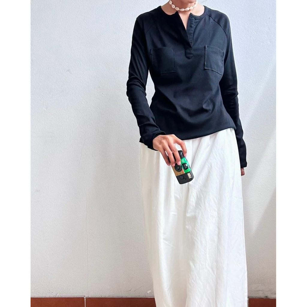PLOYNAPAS - เสื้อยืดแขนยาว เนื้อผ้านุ่มใส่สบาย ดีเทลกระเป๋าเล็กด้านหน้า 2 ข้าง#8203