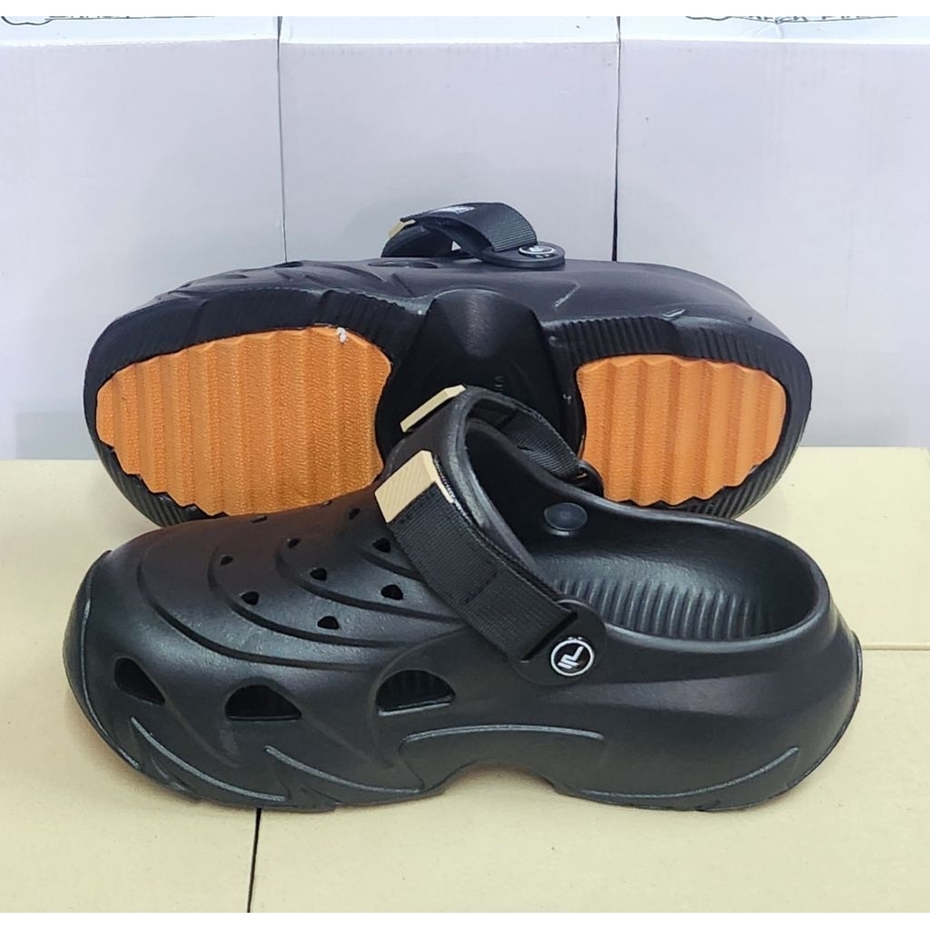 รองเท้าหัวปิด baoji พื้นหนา ไม่ลื่น