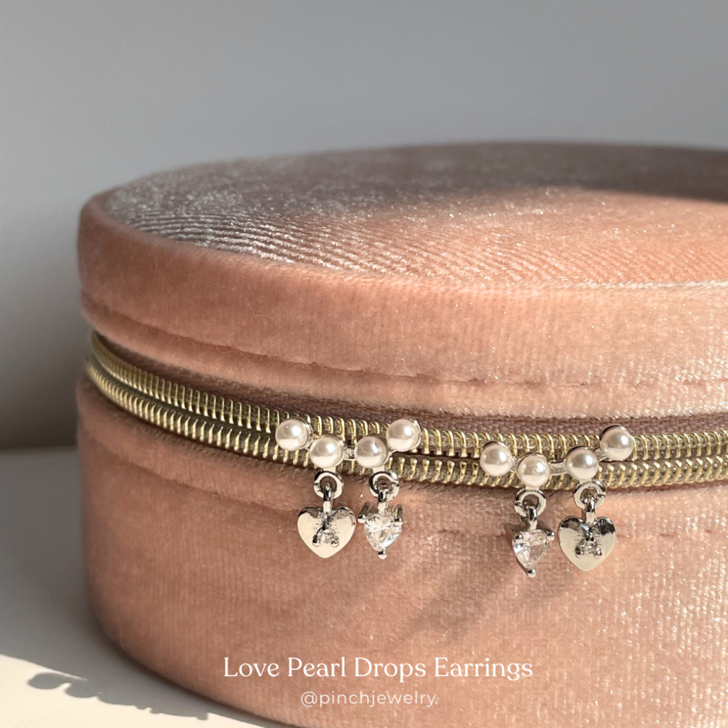 Pinch Love Pearl Drops Earrings ต่างหูหัวใจมุก
