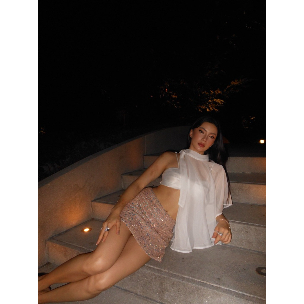 Riva Glow Skirt กระโปรงผ้าเลื่อม ลุคเซ็กซี่ match กับท่อนล่างอื่นได้ ใส่ไปได้หลายโอกาศ ชุดปาร์ตี้ ชุดคาเฟ่