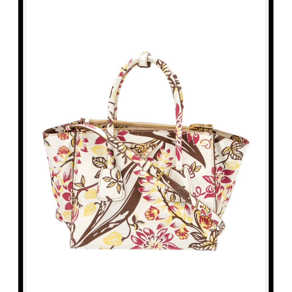 PRADA กระเป๋ามือสอง สภาพ 90% แท้