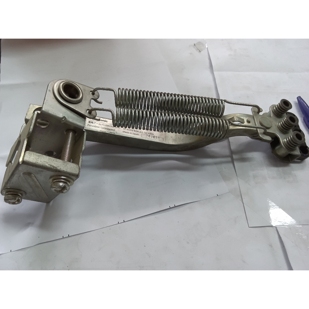 Collector Arm Panasonic 3P 500V 60A รางเครน / รางรอก / รางไฟ สินค้าคงเหลือ/ชิ้น = 1 (PK-L056)