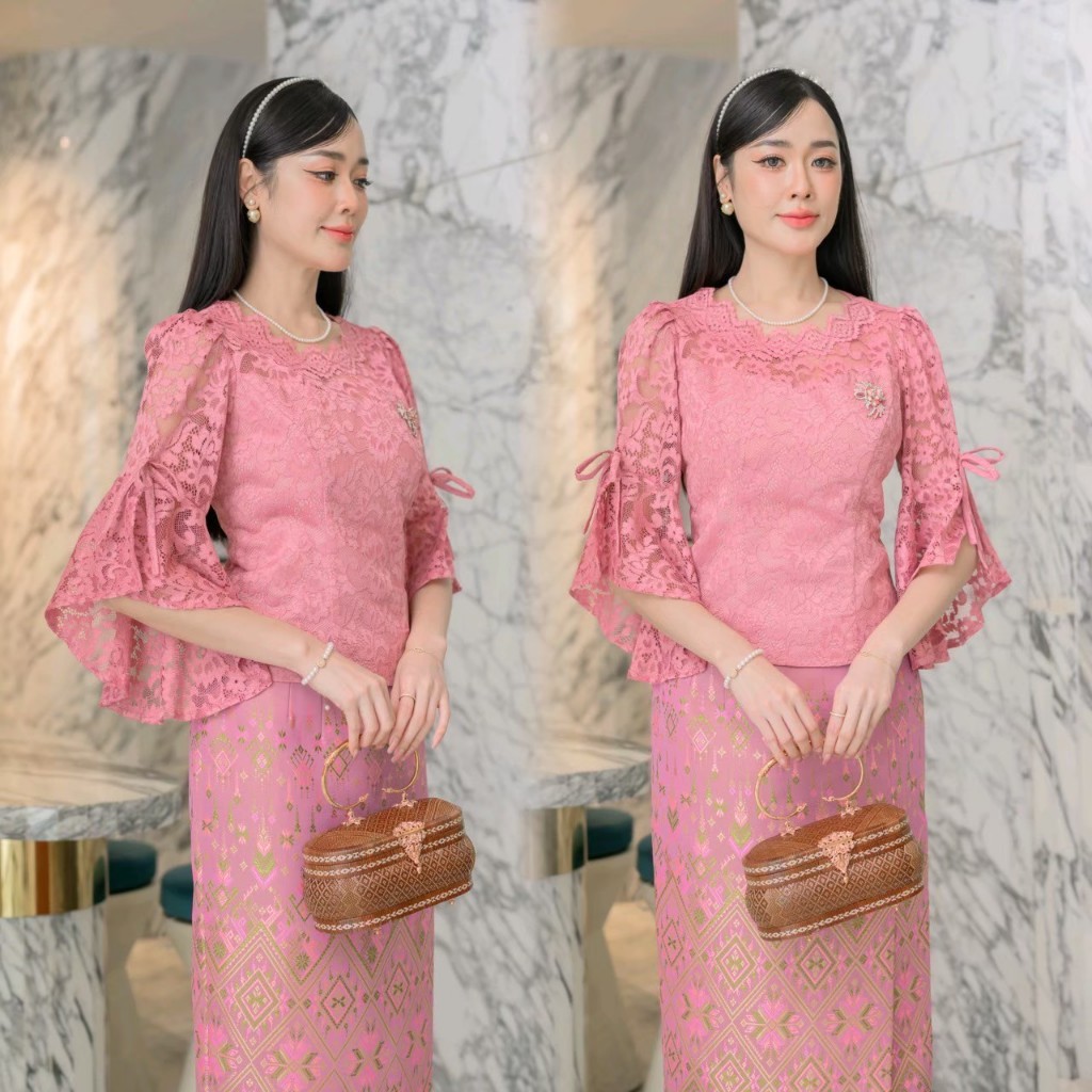 68042 รุ่น "ลลิตา" เสื้อลูกไม้ฝรั่งเศส เนื้อนุ่ม ดีไซน์คอกลม แขนกระดิ่งระย้า แต่งโบว์เล็กๆ ตัดเย็บอย่างปราณีต