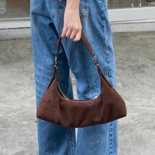 ส่งต่อกระเป๋า knackbag หนังกลับสีน้ำตาล