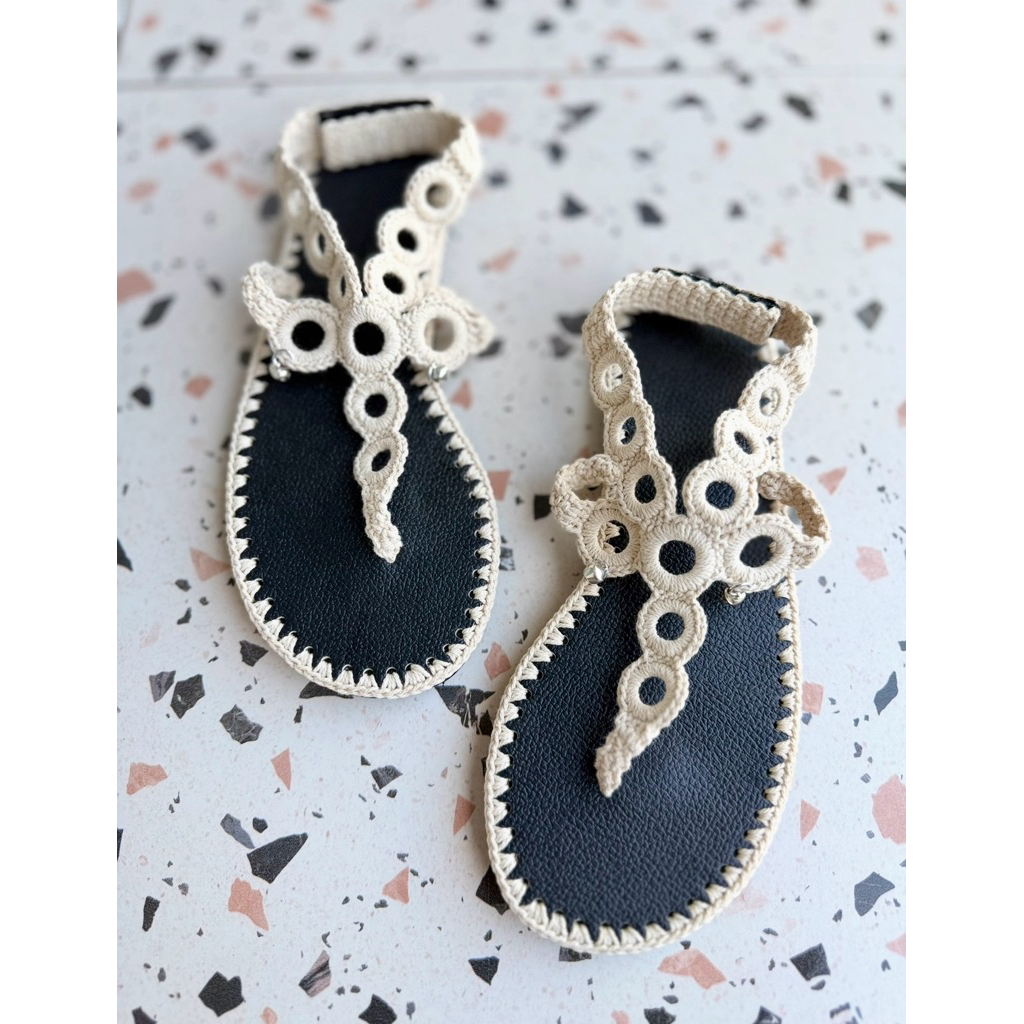รองเท้าถักแฮนด์เมด Janishoesshop​