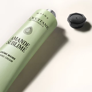 L'Occitane Almond Hand Cream แฮนด์ครีมอัลมอนด์ บำรุงผิวมือ 75 มล