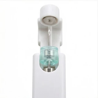 【พร้อมส่ง ส่งไว🚚】LUCKYLIFE ของแท้ Ear Piercing Kit เครื่องเจาะหูแบบใช้แล้วทิ้ง มาพร้อมตุ่มหูในตัว