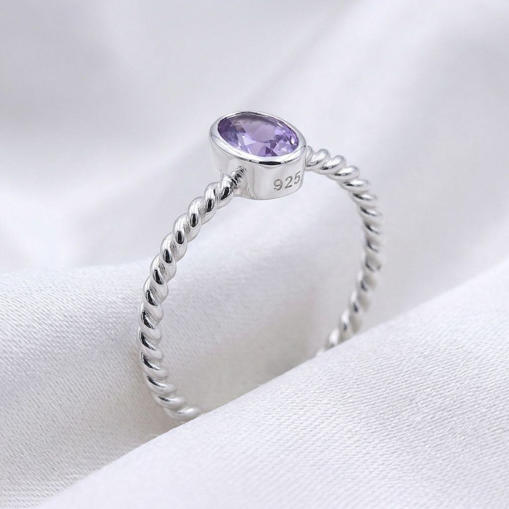 DEEP FASHION เงินแท้ 925 แหวนพลอยอเมทิสต์ CZ สีม่วง ดีไซน์ก้านเกลียว มินิมอล เรียบหรู