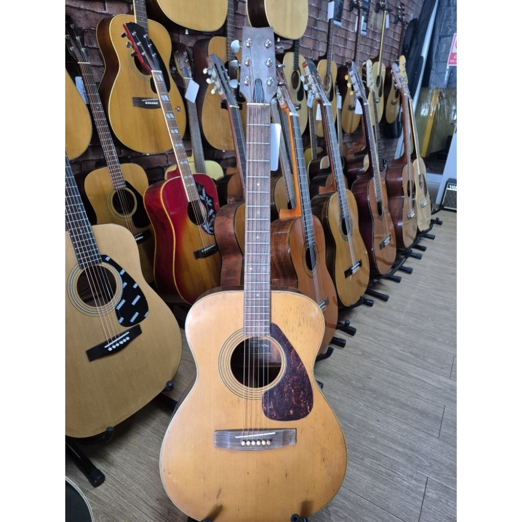 Yamaha FG-200F Japan Vintage กีต้าร์โปร่ง มือสอง งานญี่ปุ่นแท้ เสียงใสกังวาน