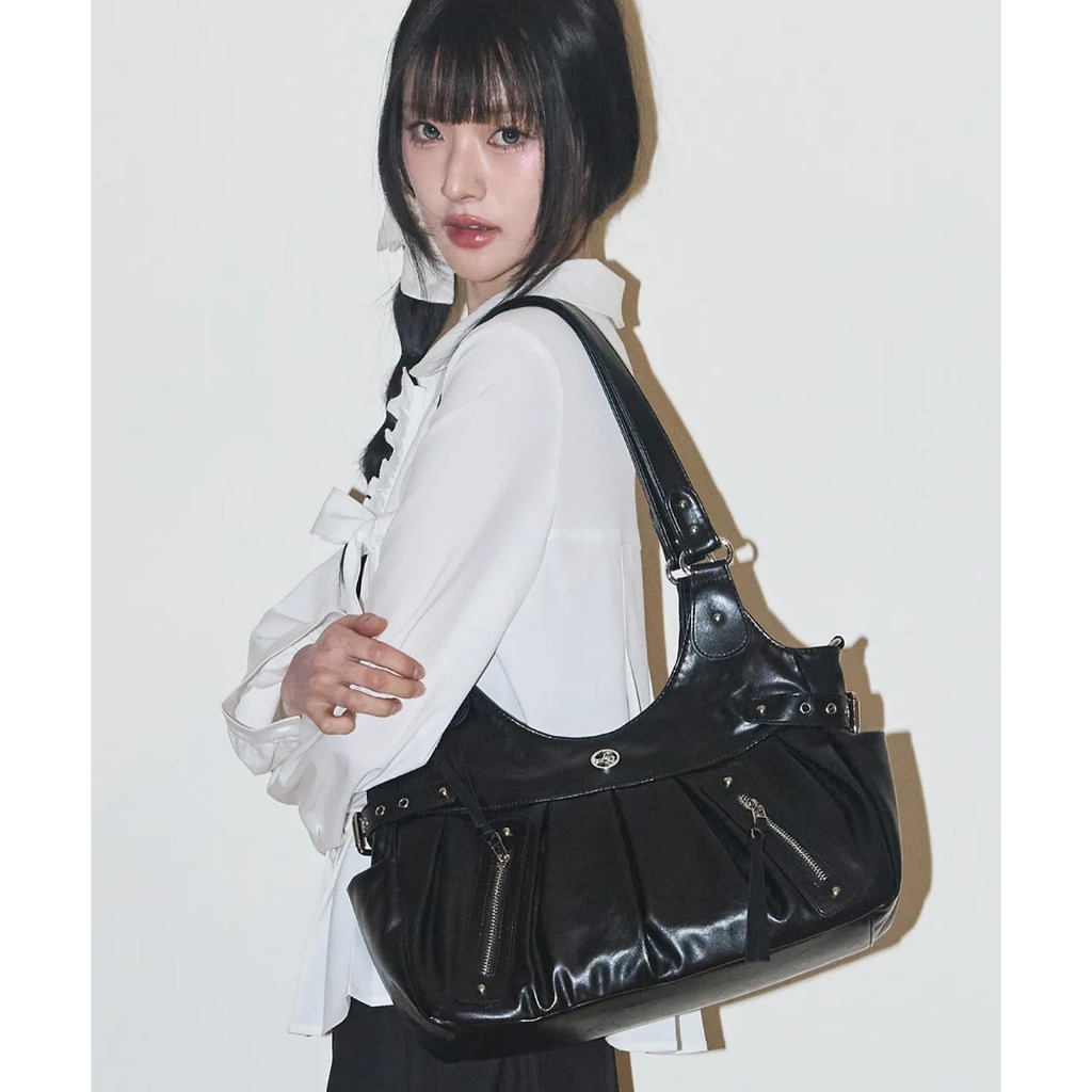 ILLIGO กระเป๋าสะพายไหล่ Amber Amber Buckle Shoulder Bag ของแท้จากช็อปเกาหลี✔️ Pre-Order