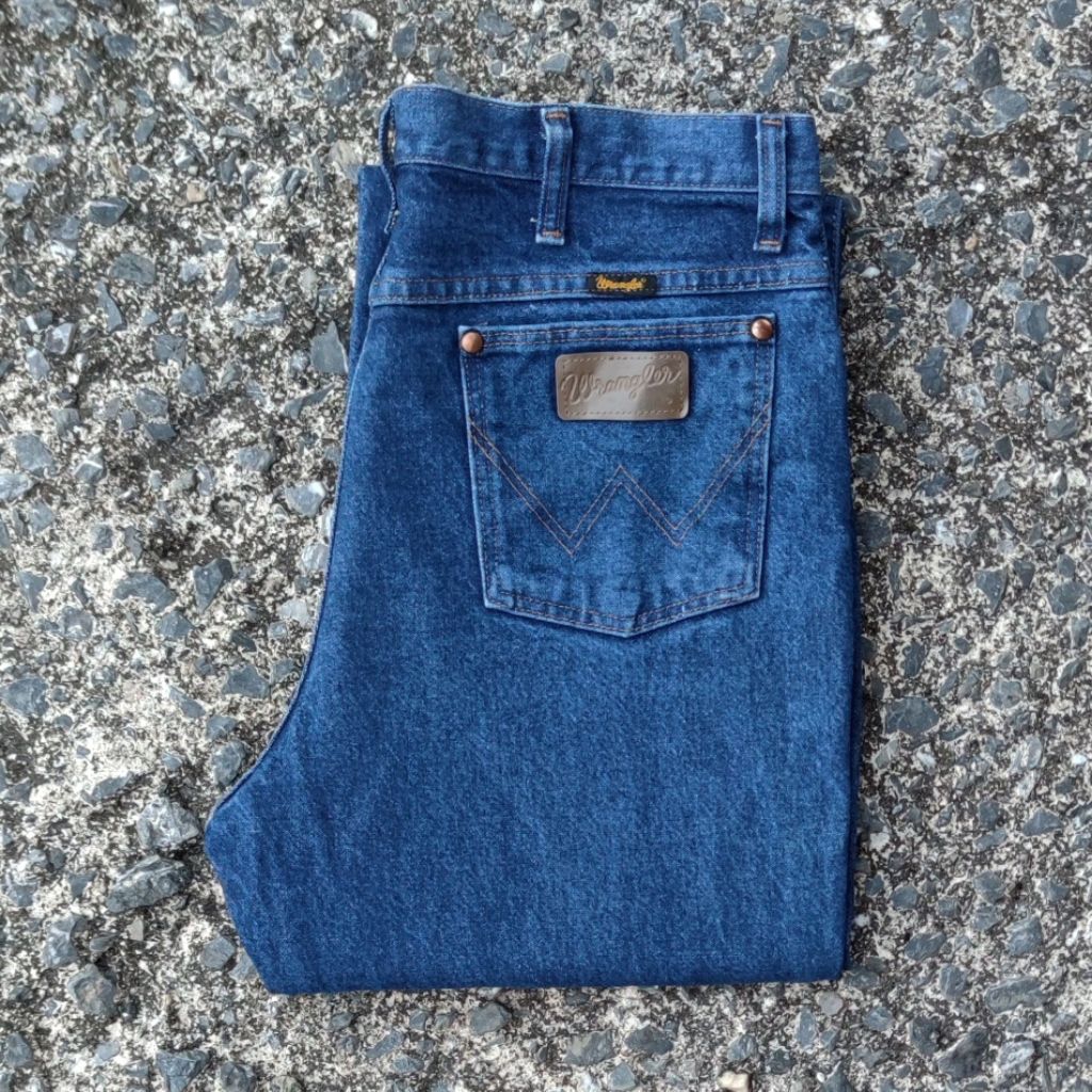W33/34 กางเกงยีนส์มือสอง Wrangler รุ่น 936PWD เอววัดจริง 34.5" ยาวทั้งตัว 46.5" ปลายขา 8.5" ผลิต Mex