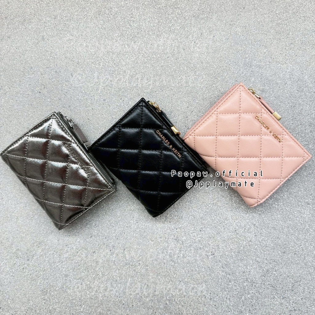 𝑪𝒉𝒂𝒓𝒍𝒆𝒔&𝒌𝒆𝒊𝒕𝒉 กระเป๋าสตางค์ รุ่น AlvaQuilted Top-Zip Small Wallet CK6 แท้จากชอป มีกล่อง ถุงกระดาษให้