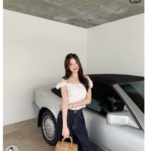 rileyapparels เสื้อปาดไหล่สีขาว