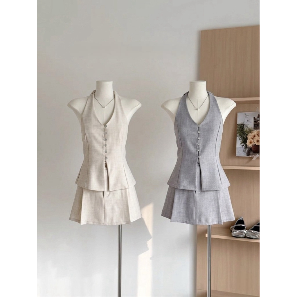 conycolours | Grace Halter Set ชุดเซต เสื้อคล้องคอ + กระโปรงสั้น