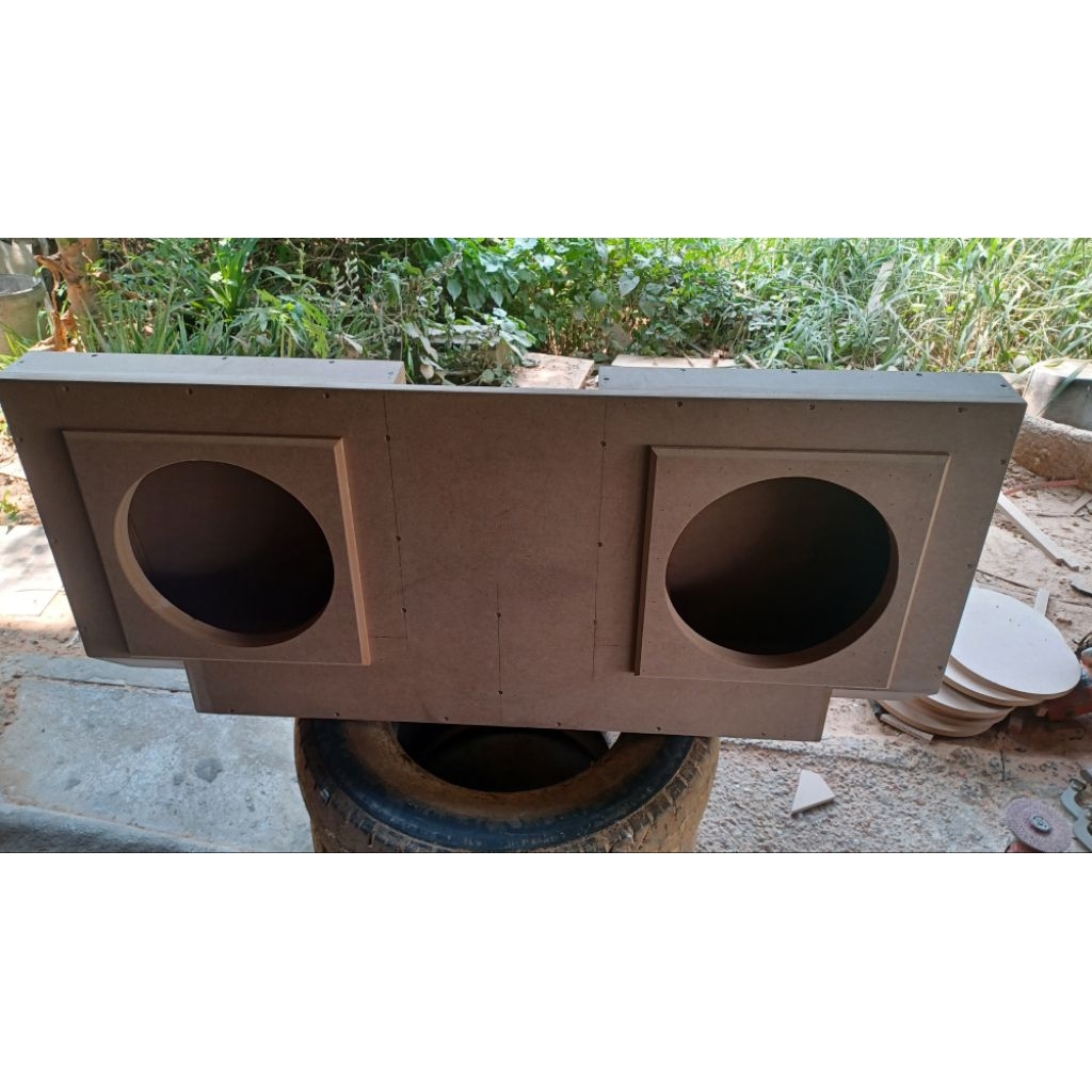 ตู้หลังเบาะ 4 ประตู d-max All New 10 นิ้ว