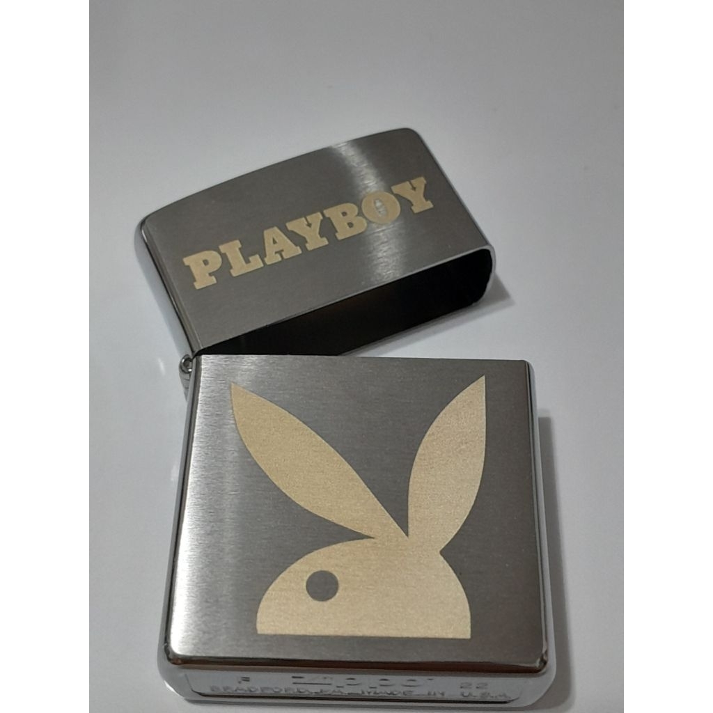 อะไหล่เฉพาะถังนอก zippo ขนาดมาตรฐาน สีเงินผิวโครเมี่ยมขัดด้าน ลายแบบเลเซอร์ รูปกระต่าย playboy ของให