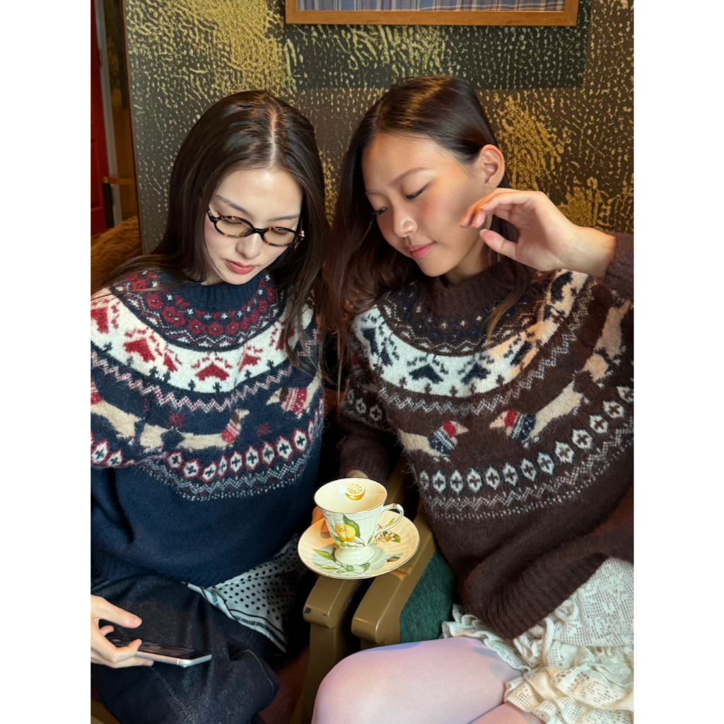 ÉTOILE BNK DACHSHUND SWEATER เสื้อไหมพรมลวดลายสุดคิ้วม์ ผ้านุ่มใส่สบาย