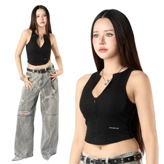 MILTY CROP เสื้อผ้าร่อง ทรงครอปเข้ารูป ซิปหน้ารูดปรับระดับได้ มี 4 ไซส์ XS / S / M / L
