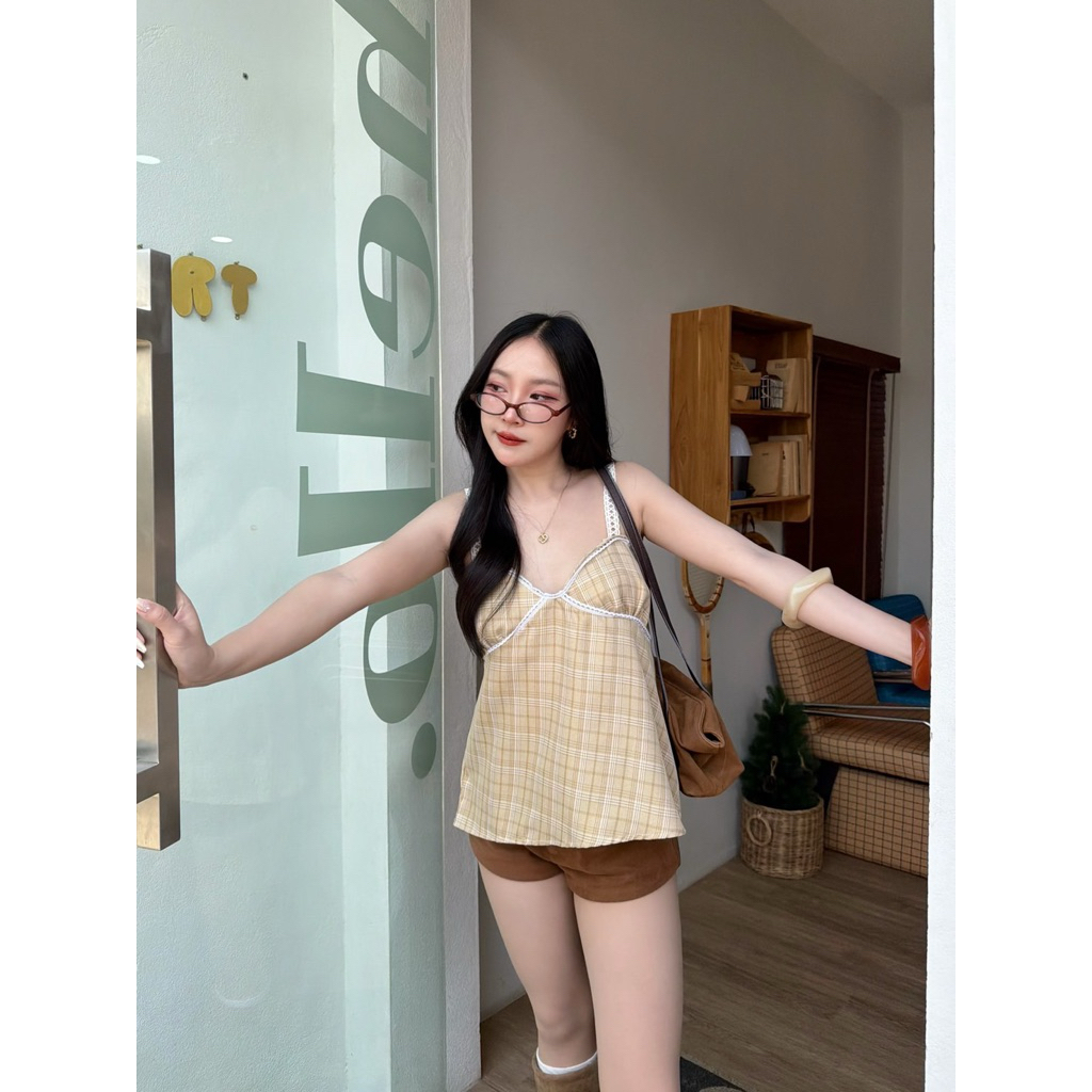 สายเดี่ยวแต่งอกสายลูกไม้