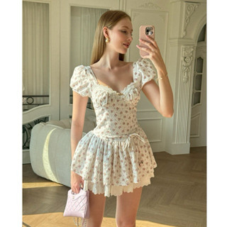 Petite Fleur Royale ชุดเดรส สีขาว ลายดอกโทนหวานสีชมพู