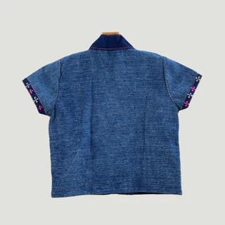 เสื้อผ้าฝ้ายใบปอชินมัยสโตนสำหรับผู้หญิง ดีไซน์ โดดเด่นด้วยการแต่งผ้าทออาข่า ผสมผสานงานปักอย่างลงตัว ให้กลิ่นอายล้านนา