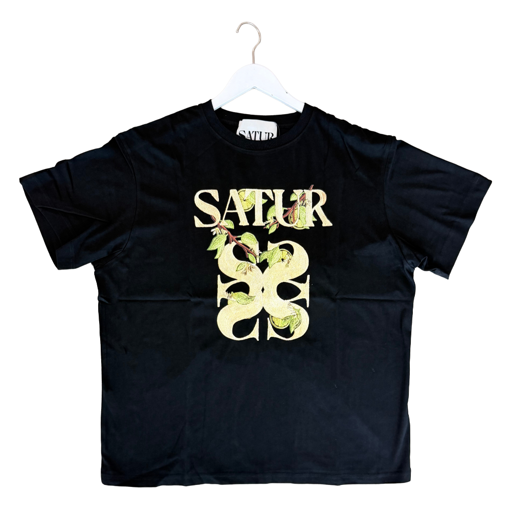 SATUR เสื้อยืด รุ่น Apero Leaf Graphic T-Shirt Black