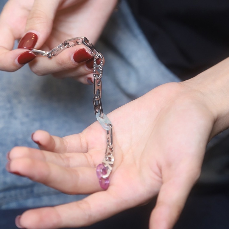 KORALINK ALPHABET | Italian Charm ตัวอักษร กำไลข้อมือ และสร้อยคอสแตนเลส รูปแบบโซ่ | by Kiera selbe
