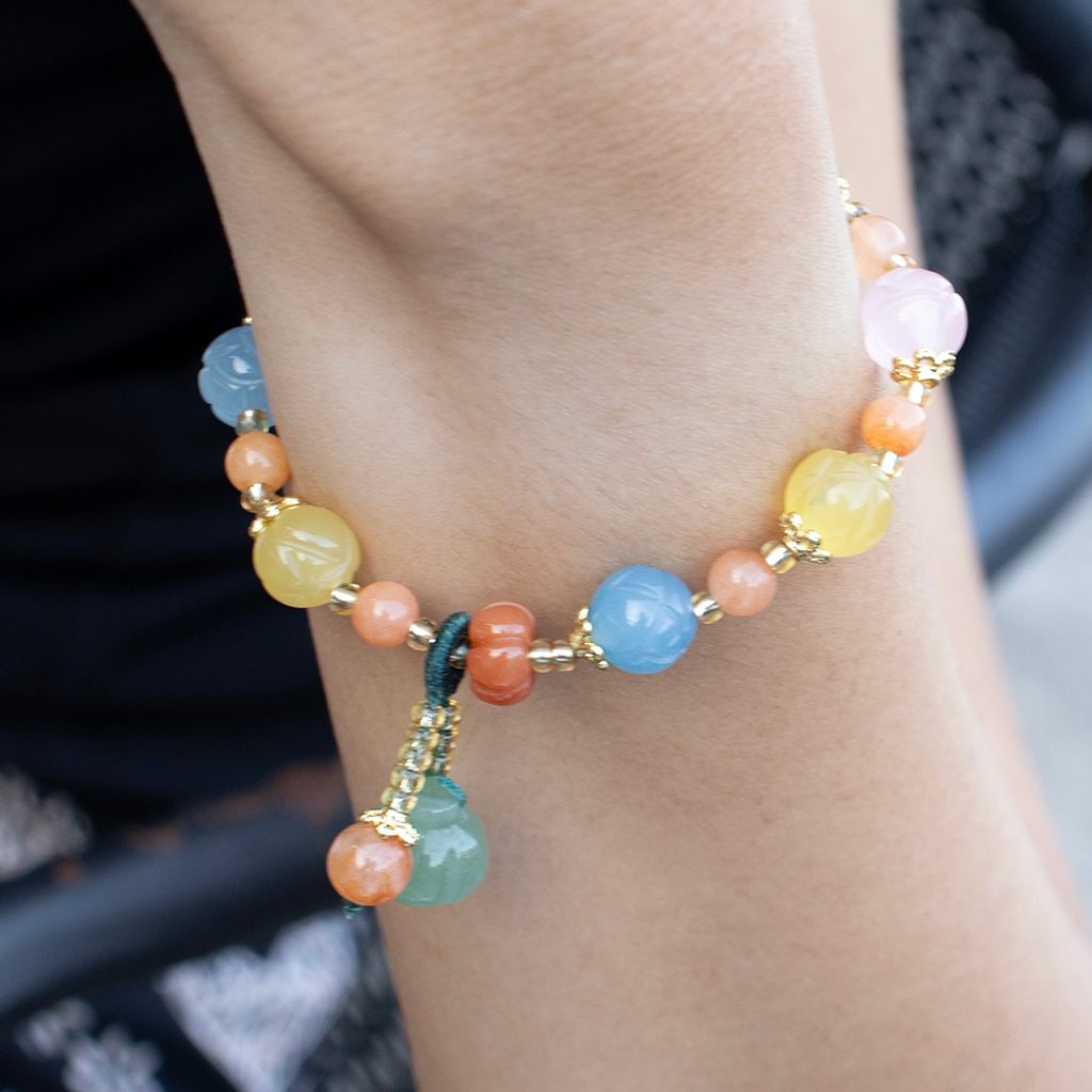 กำไลข้อมือพลอยคาลซิโดนี (Chalcedony) ขนาด 10 มิล หินแท้จากประเทศบราซิล สินค้ามีใบรับประกันจากทางร้านค้า