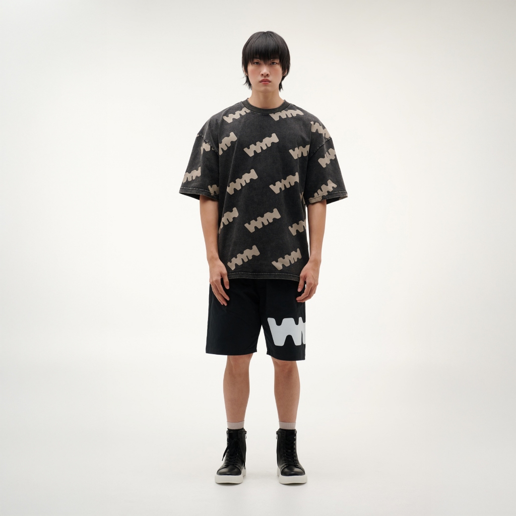 WYN เสื้อยืดแขนสั้นผู้ชาย ทรงโอเวอร์ไซส์ คอกลม สีดำ YTSZ003
