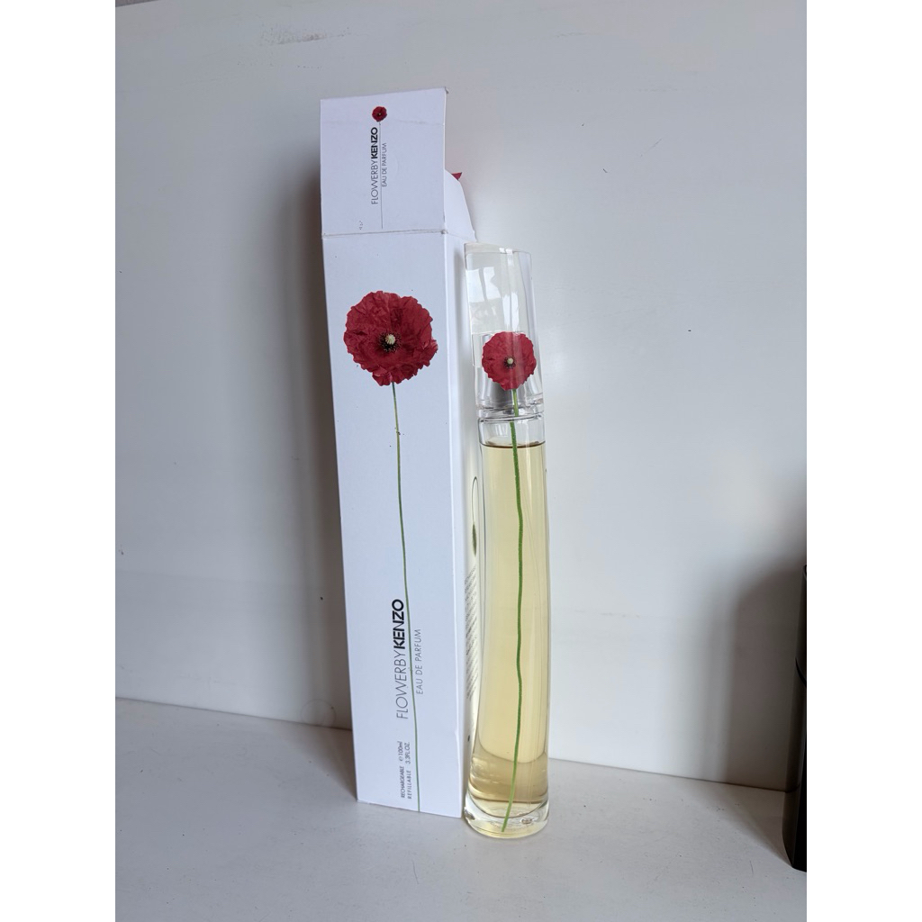น้ำหอม Kenzo Flower EDP 100ml. กลิ่นหอมหวานละมุน สดชื่นตลอดวัน ใช้ไปไม่เยอะ เปิดไม่นาน ของแท้หิ้วมาเ