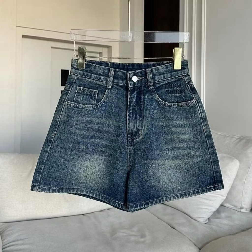👖 กางเกงยีนส์ขาสั้นปัก (สียีนส์ฟอก) - PT30153 (NEW)