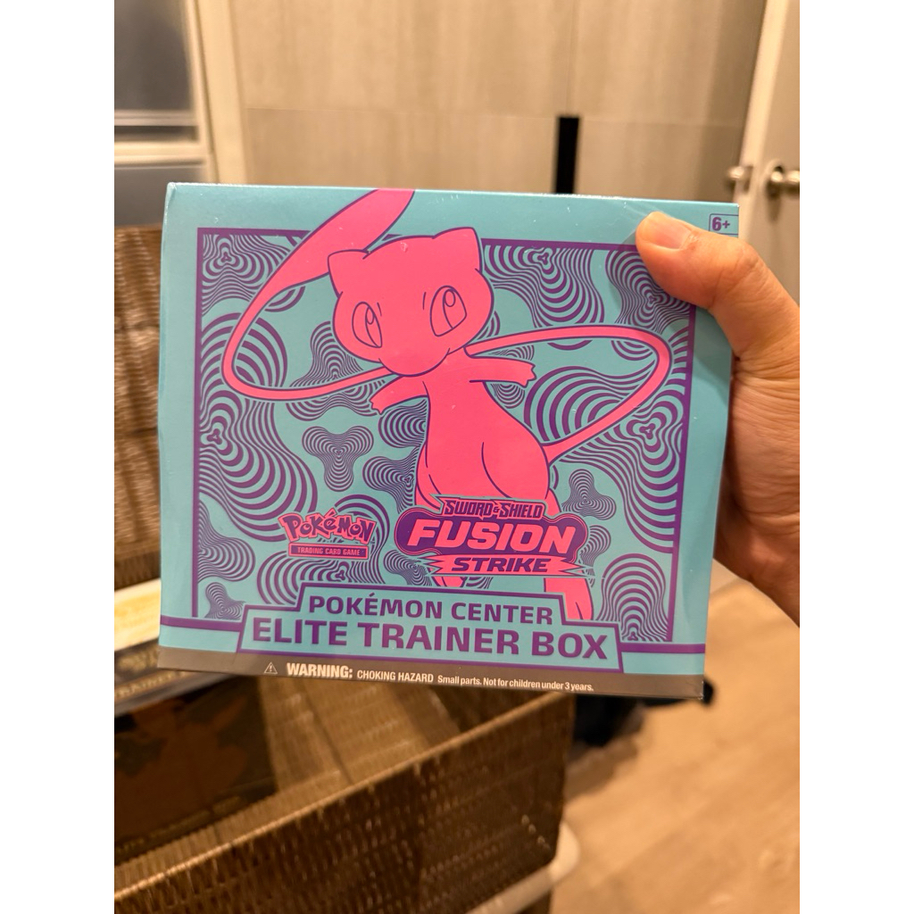 ETB pokemon center Fusion ของแท้ครับ
