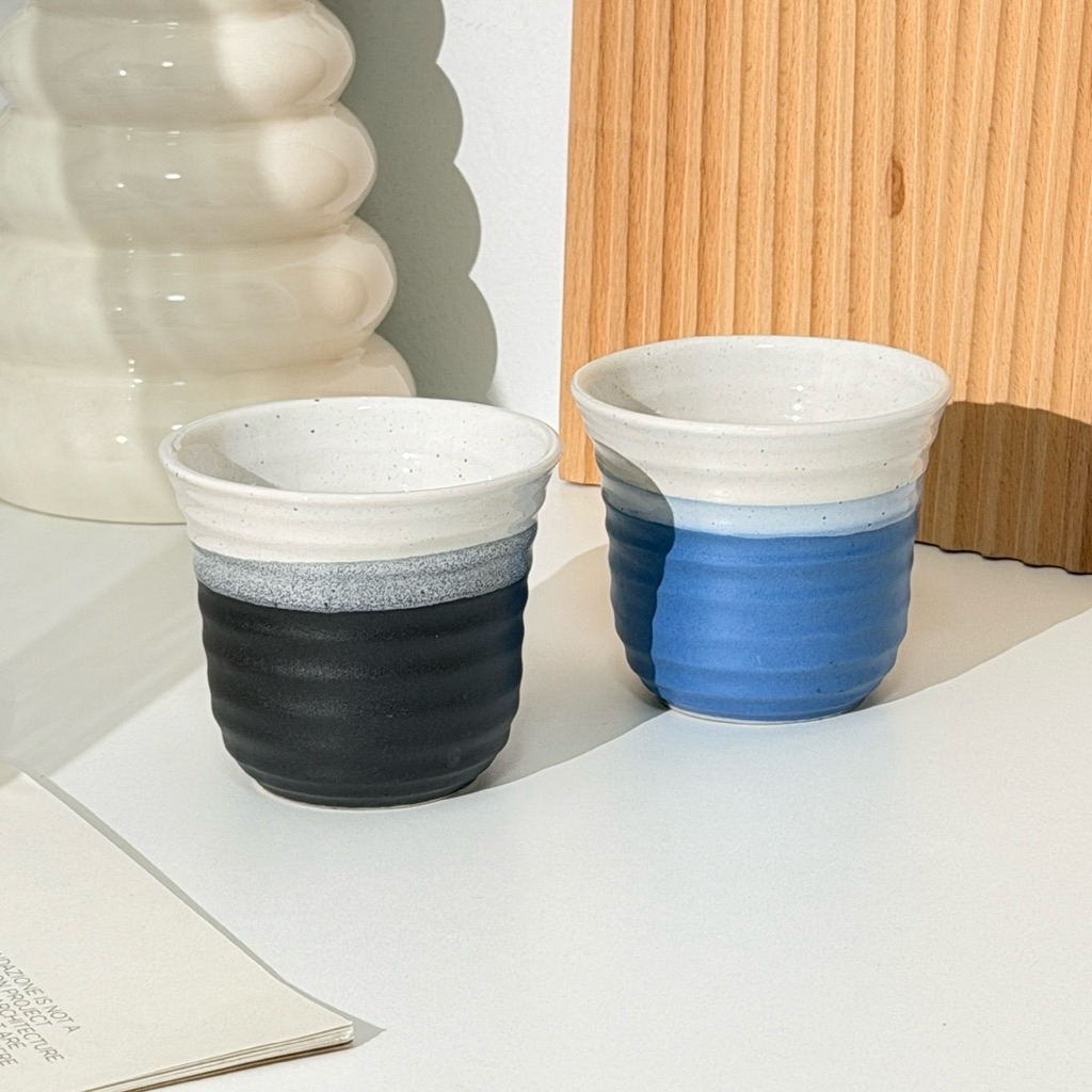 Goodsceramics Japanese Style Ceramic Tea Cup ถ้วยชาเซรามิกสไตล์ญี่ปุ่น ดีไซน์มินิมอลงลายร่องคลื่นเหมือนผิวน้ำ