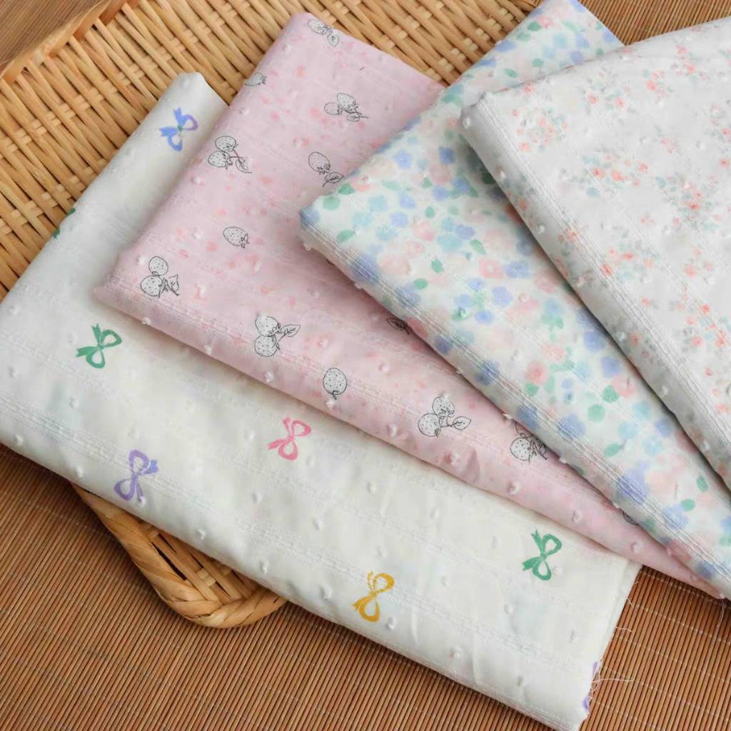 Preorder-ผ้าคอตตอนJacquard(ทอลายในเนื้อผ้า) คอตตอน100% หน้ากว้าง 145ซม. ผ้าเมตรนำเข้า