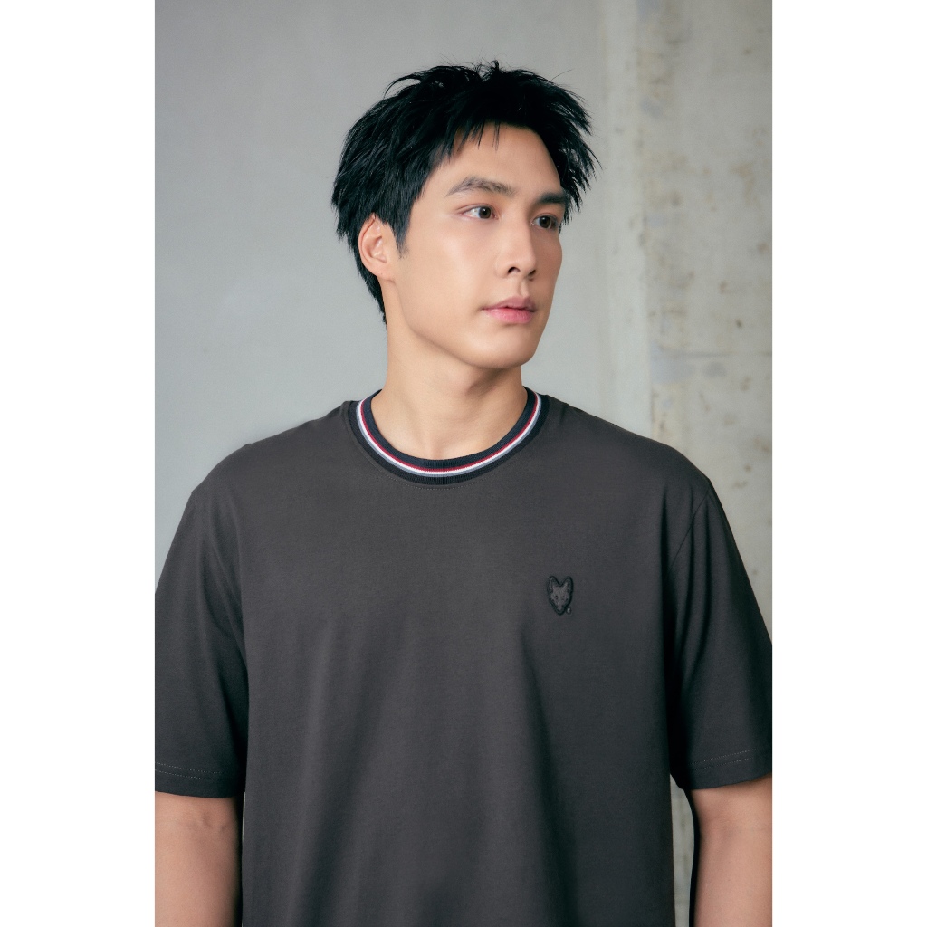 AEIOU เสื้อยืดคอริ้ว Memo Supersoft Premium รุ่น Collar New Iconic (V.26) สินค้าลิขสิทธิ์แท้