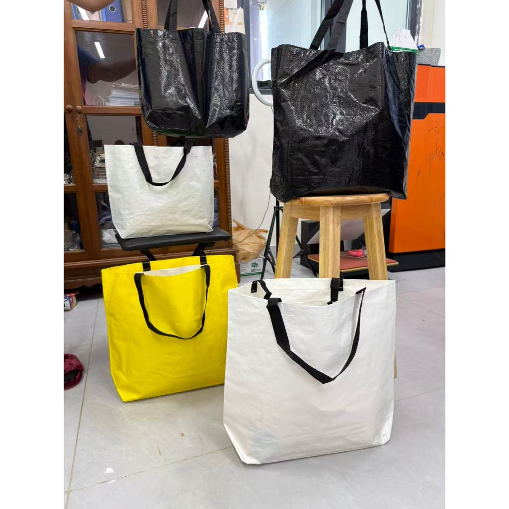 พร้อมส่งกระเป๋าผ้า ทอเคลือบสีดำ กระเป๋าช้อปปิ้ง ของขวัญ เสื้อผ้า ร้านขายเสื้อผ้า กระเป๋าสะพาย