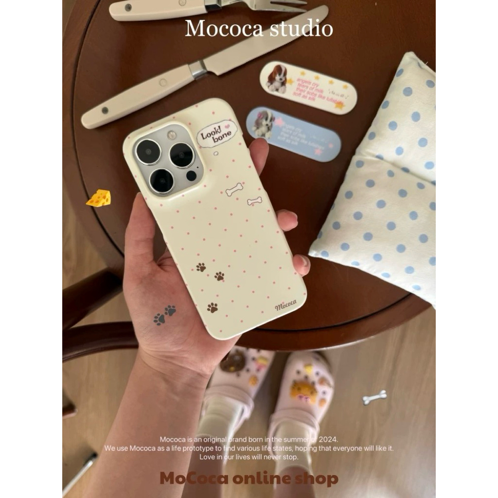 (pre-order 20 วัน) เคสโทรศัพท์ เคสแข็งเปิดหัว/ท้าย Polka dot paw print🐾 Mococa | **อ่านรายละเอียดก่อนสั่งซื้อนะคะ