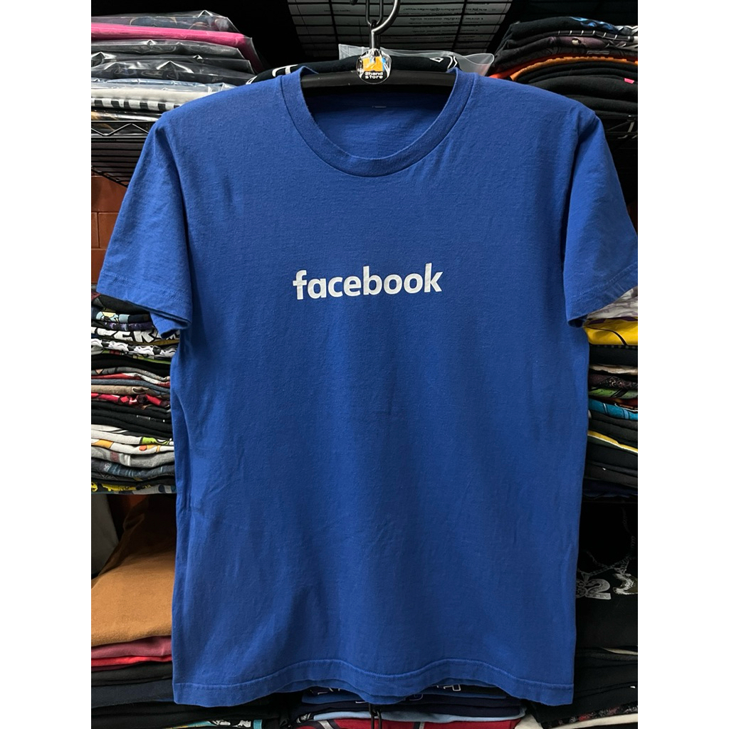 เสื้อยืดแนวฟอนต์ Facebook